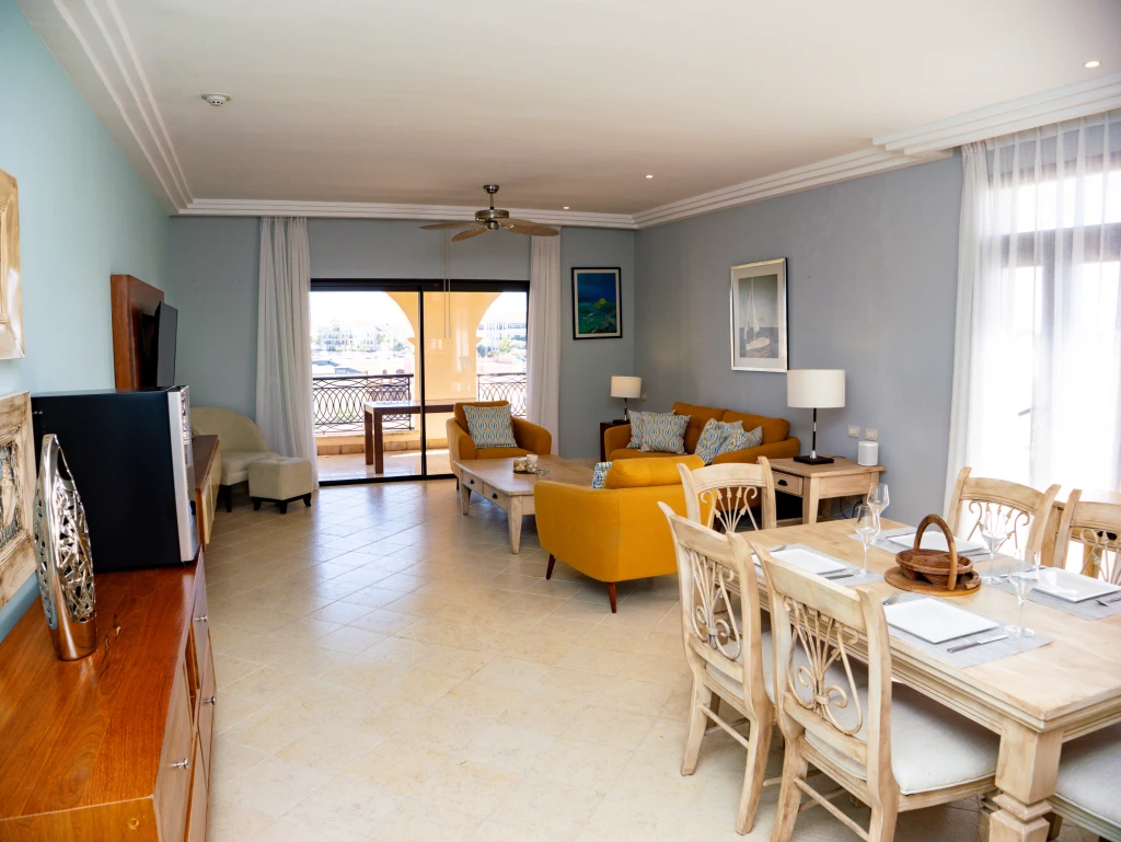Grand Coastal Poolside Suite with Ocean Views - Image 55