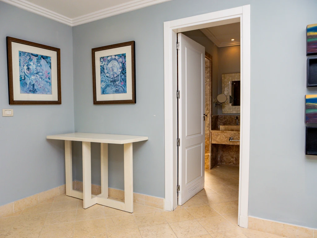 Grand Coastal Poolside Suite with Ocean Views - Image 27