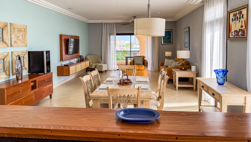 Grand Coastal Poolside Suite with Ocean Views - Image 50