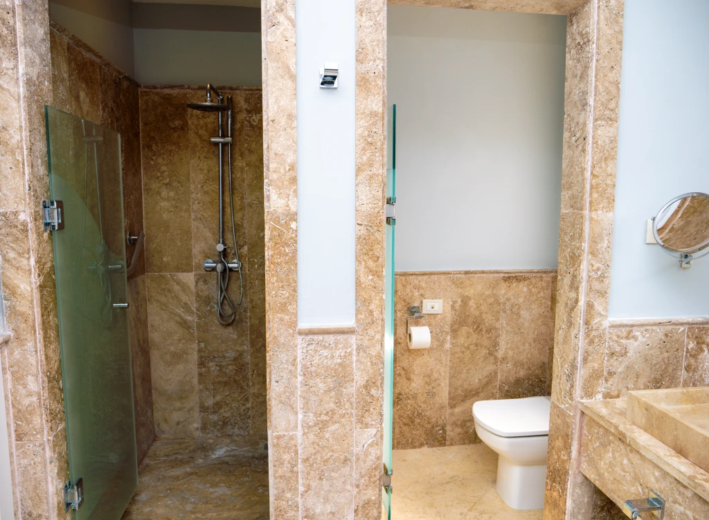 Grand Coastal Poolside Suite with Ocean Views - Image 10
