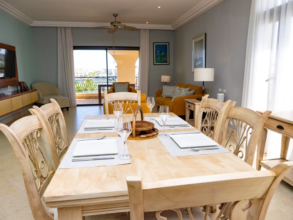Grand Coastal Poolside Suite with Ocean Views - Image 14