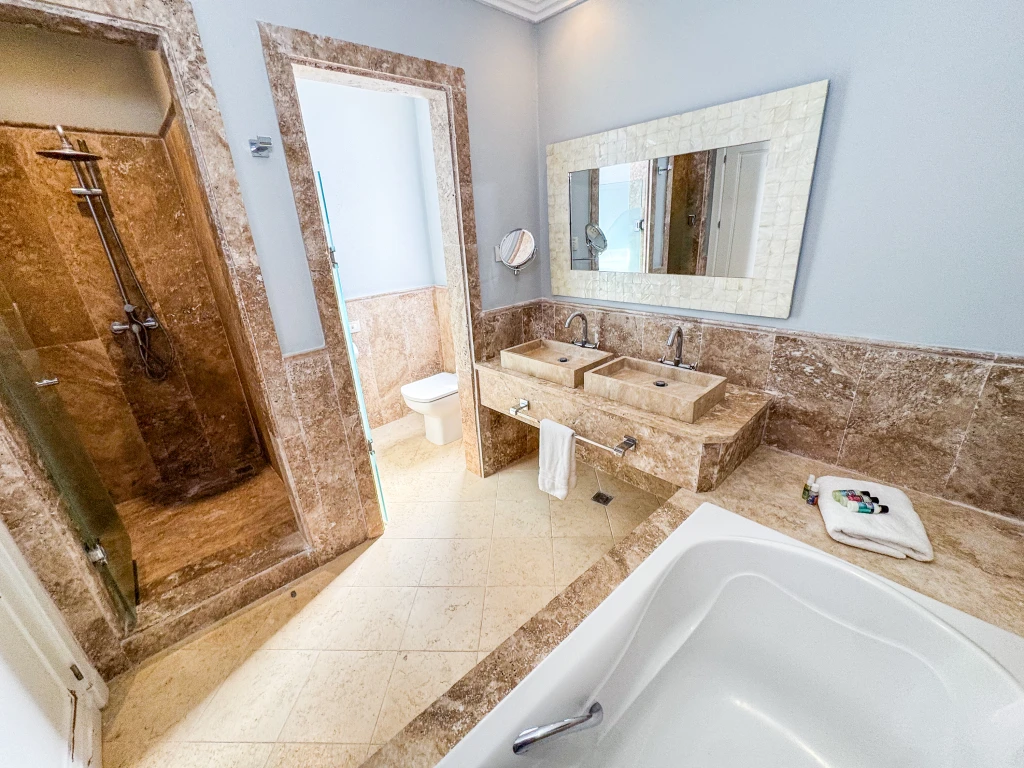 Grand Coastal Poolside Suite with Ocean Views - Image 5