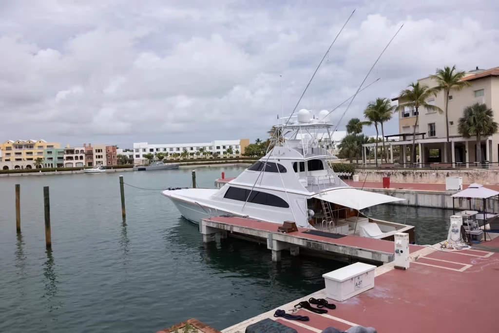 Private Canal Two-Story Escape at Fundadores - Image 18