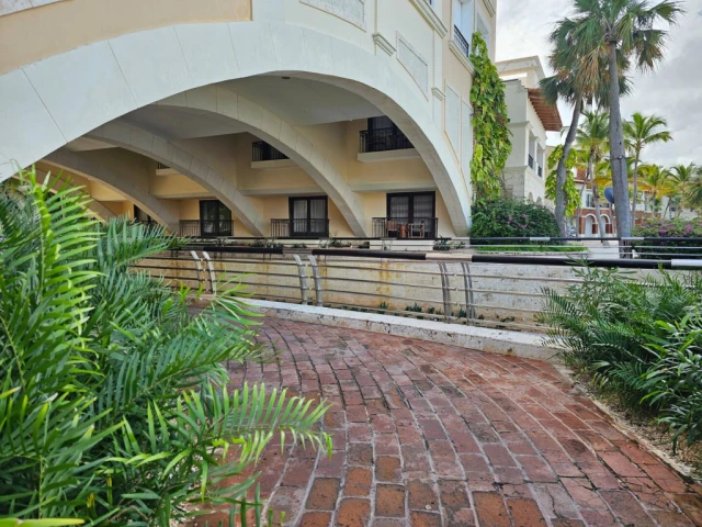Private Canal Two-Story Escape at Fundadores - Image 16