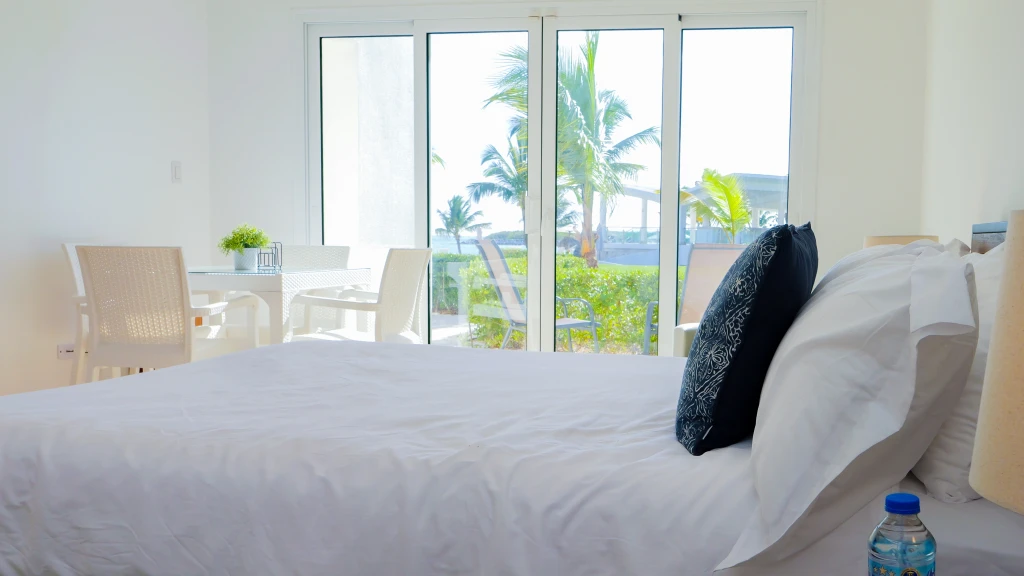 Ocean & Pool View Serenity Studio - Image 7