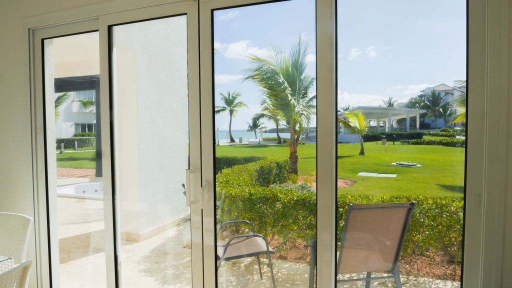 Ocean & Pool View Serenity Studio - Image 6
