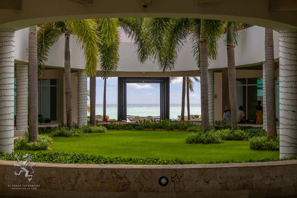 Ocean & Pool View Serenity Studio - Image 20