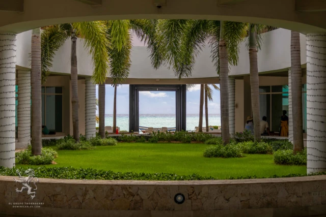 Ocean & Pool View Serenity Studio - Image 20