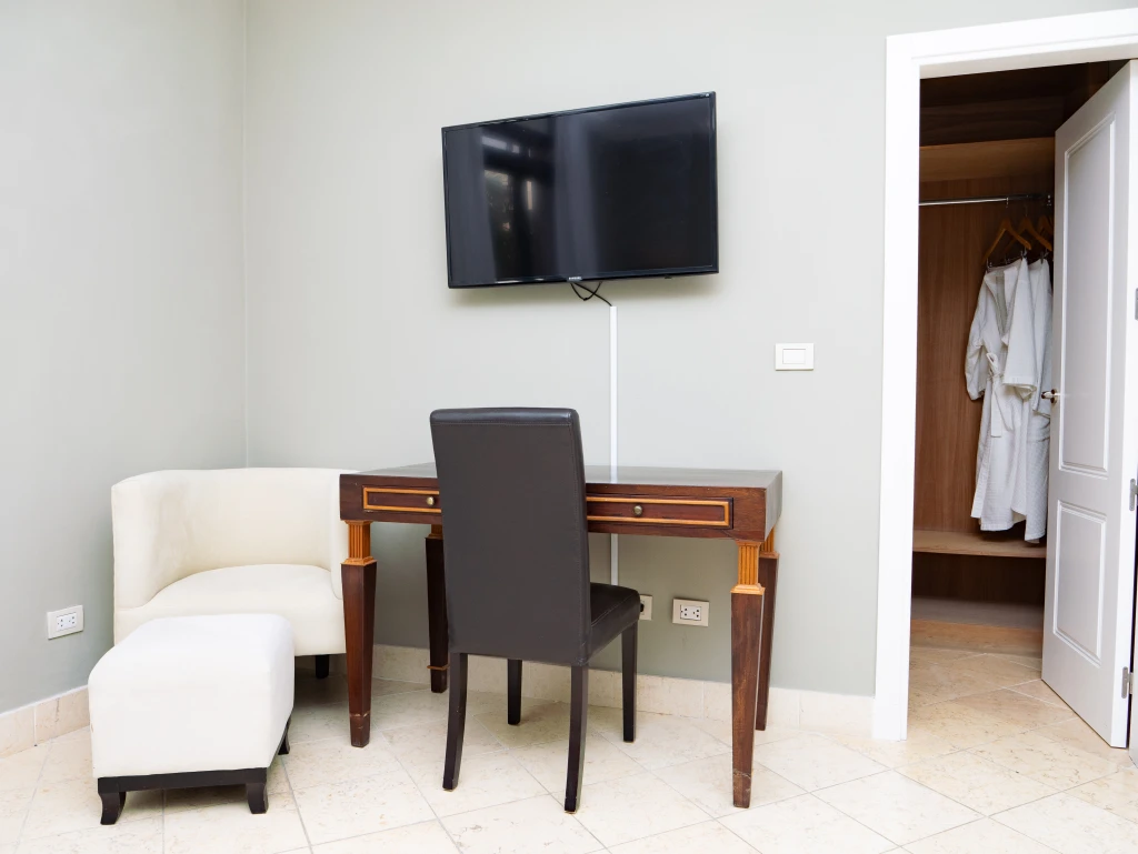 The Signature Living One-Bedroom Suite - Image 4