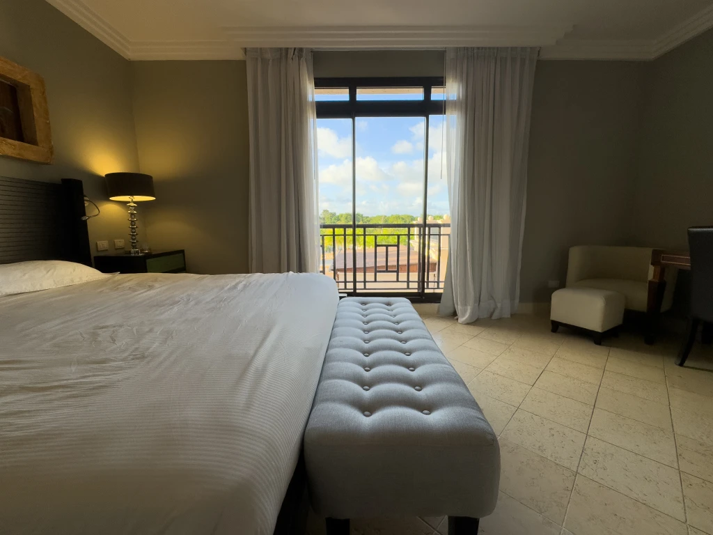 The Signature Living One-Bedroom Suite - Image 5