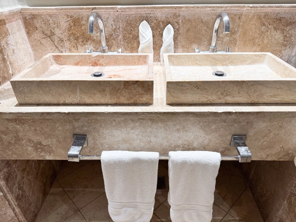 The Signature Living One-Bedroom Suite - Image 23