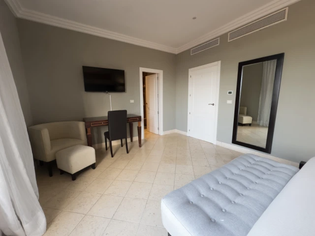 The Signature Living One-Bedroom Suite - Image 6