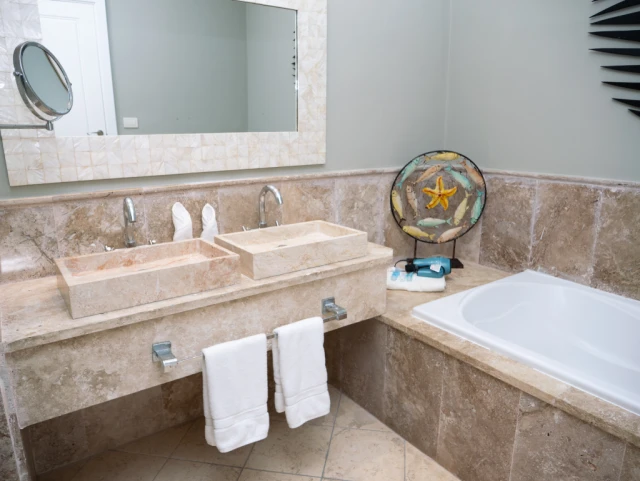 The Signature Living One-Bedroom Suite - Image 29